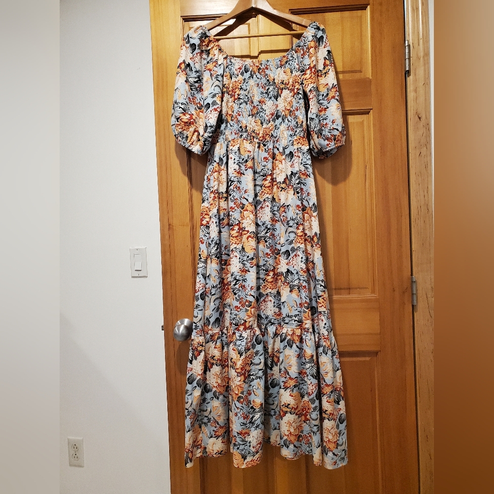 Floral Ruched Bodice Tiered Skirt Maxi Dress M